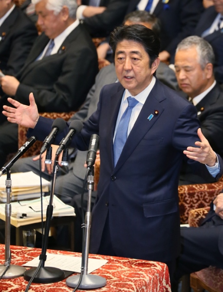 安倍总理出席了众议院预算委员会、参议院全体会议及众议院全体会议。