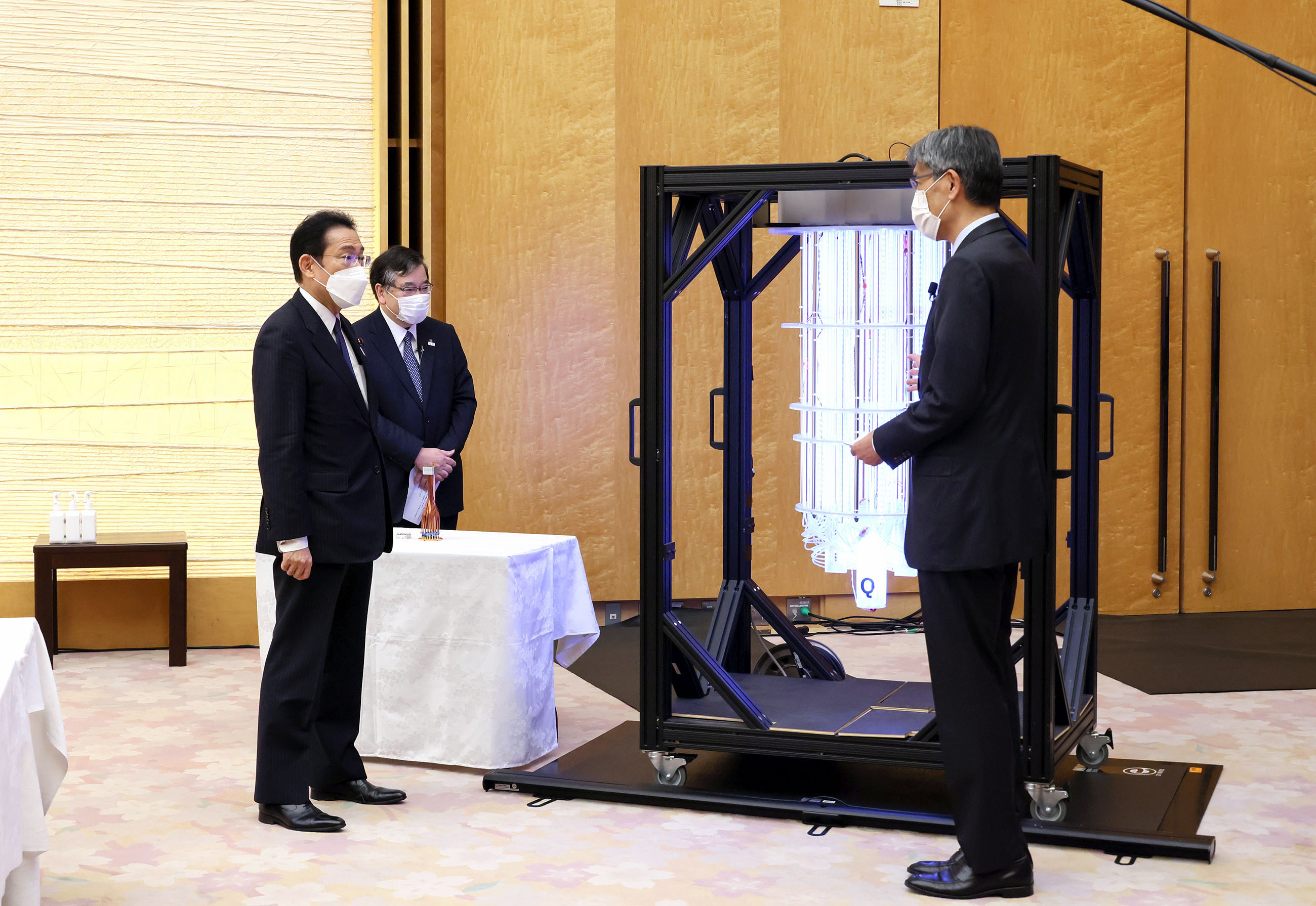 召开综合科学技术与创新会议