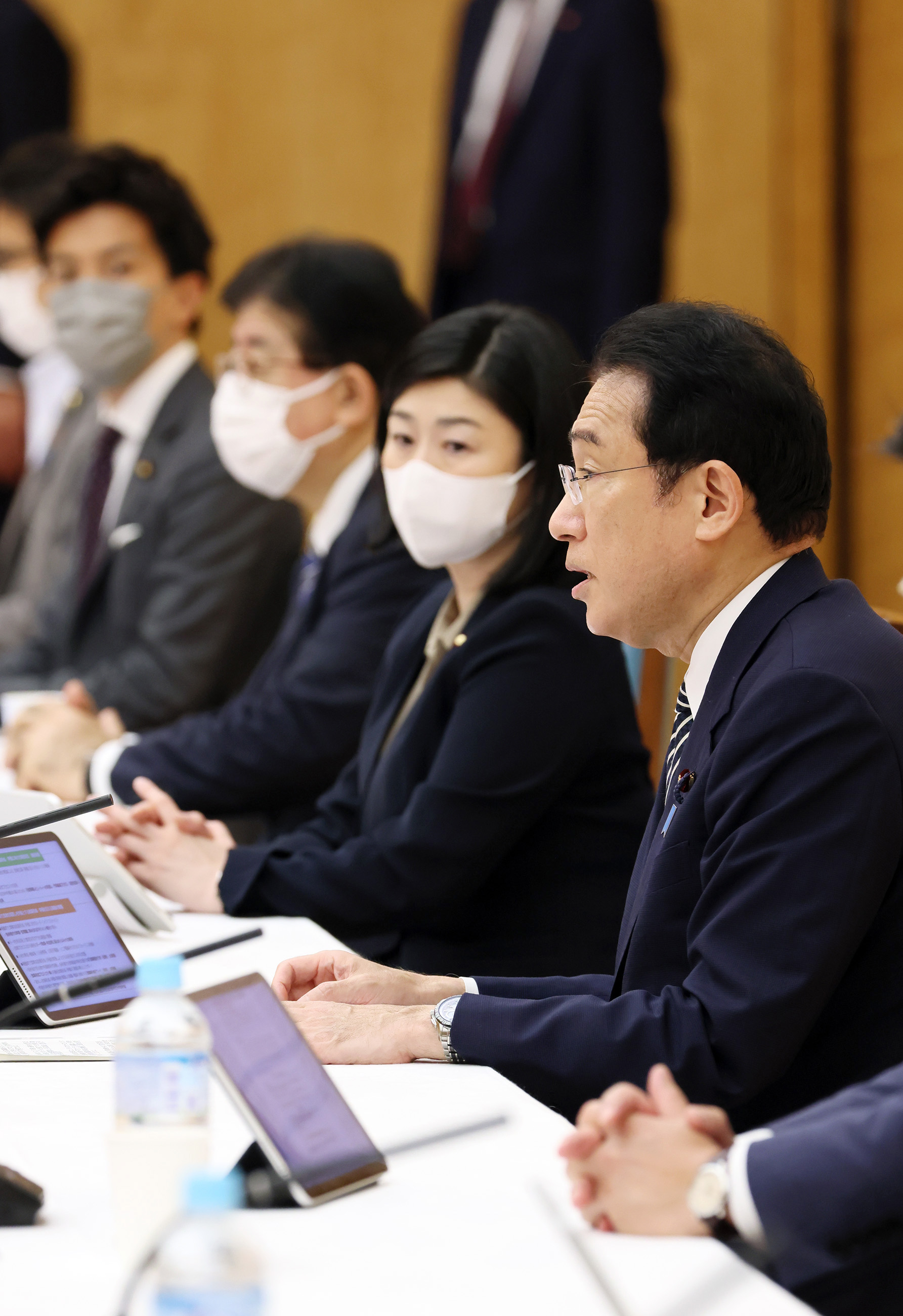 召开数位临时行政调查会