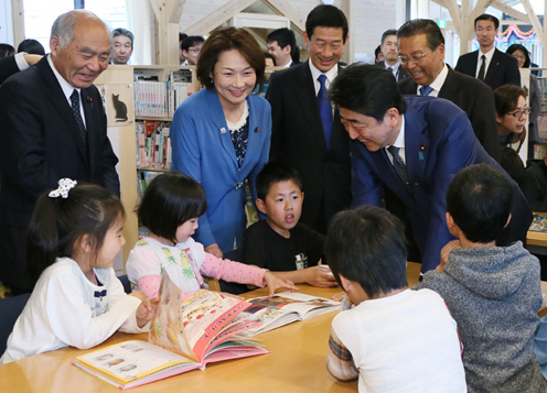 安倍总理访问了宫城县。