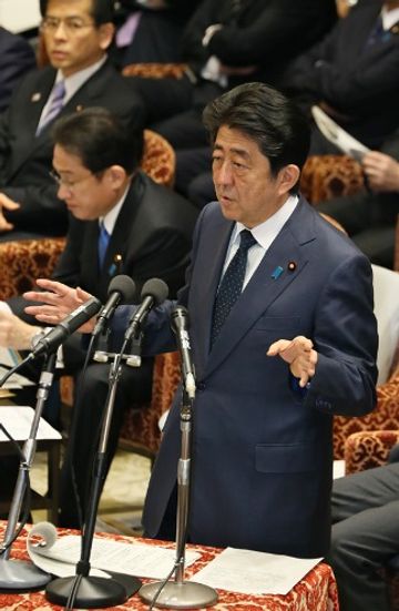 安倍总理出席了众议院预算委员会。