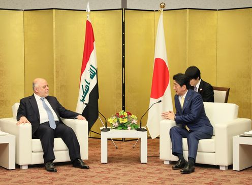 安倍总理出席了在东京都内举行的为了改善伊拉克治安的经济发展相关东京会议等。