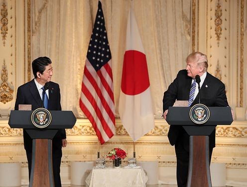 日美联合记者招待会1