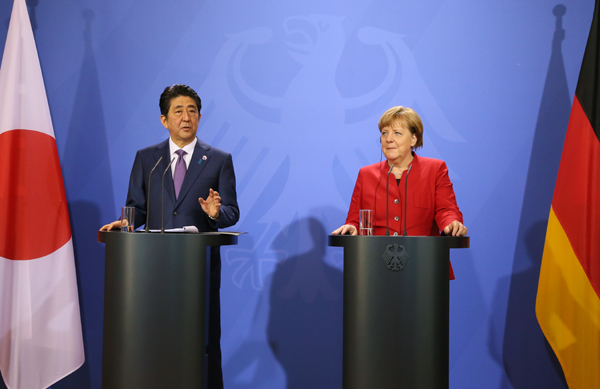 安倍总理访问了比利时王国的布鲁塞尔及德意志联邦共和国的柏林。