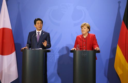 安倍总理访问了比利时王国的布鲁塞尔及德意志联邦共和国的柏林。