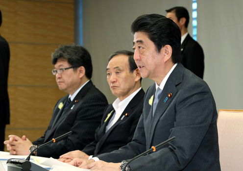 安倍总理在总理大臣官邸出席了第3次有关日本欧盟经济合作协定谈判的主要阁僚会议。