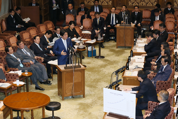 安倍总理出席了参议院预算委员会以及众议院全体会议。