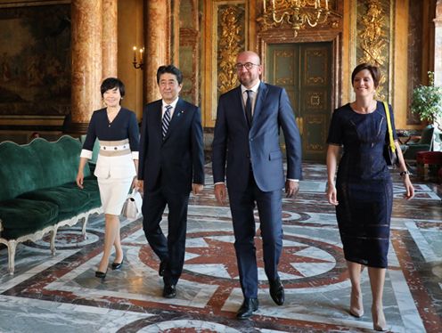 安倍总理访问了比利时王国的布鲁塞尔及德意志联邦共和国的汉堡。