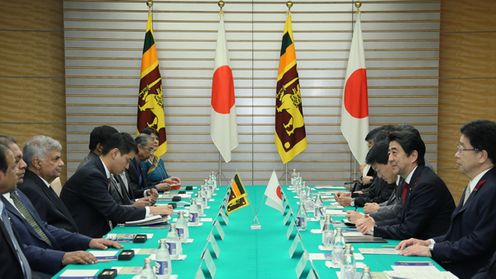 安倍总理在总理大臣官邸举行了日本・斯里兰卡首脑会谈等。