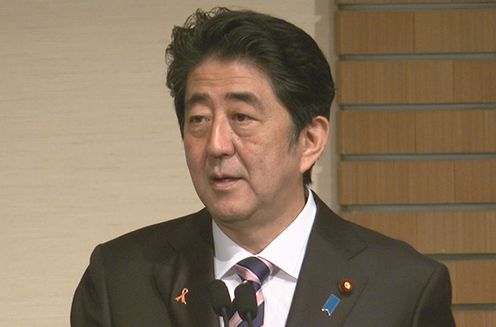 安倍总理出席了在东京都内举行的“读卖国际经济恳谈会（YIES） 演讲会2015”并发表了演讲。