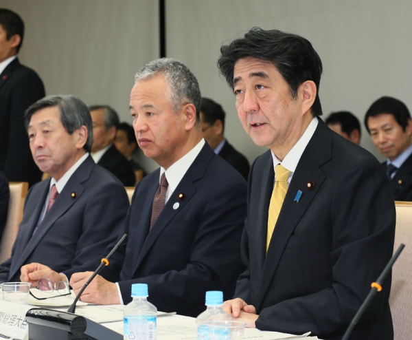 安倍总理在总理大臣官邸召开了2015年第21次经济财政咨询会议。