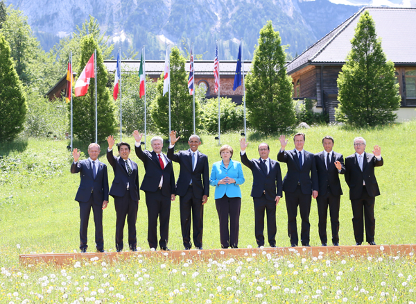 安倍总理出席了七国集团(G7)埃尔茂峰会。