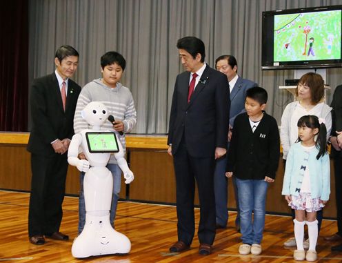 安倍总理访问了福岛县。