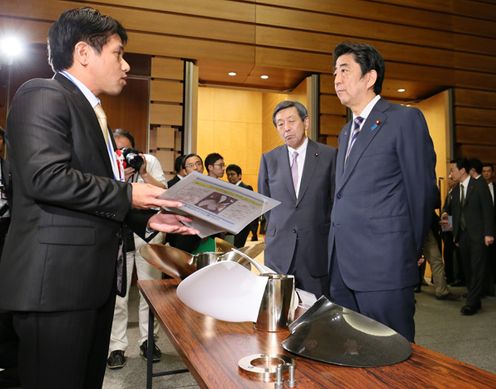 安倍总理出席了在总理大臣官邸举行的第6次“日本制造业大奖表彰仪式及庆祝会”。