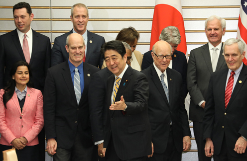 会见阿斯彭研究所主办美国联邦议员团一行