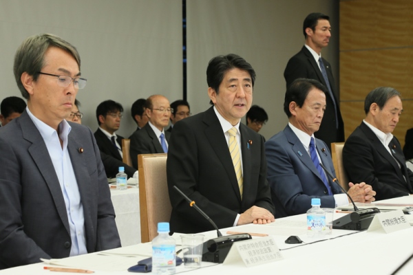 安倍总理在总理大臣官邸召开了2016年第8次经济财政咨询会议。