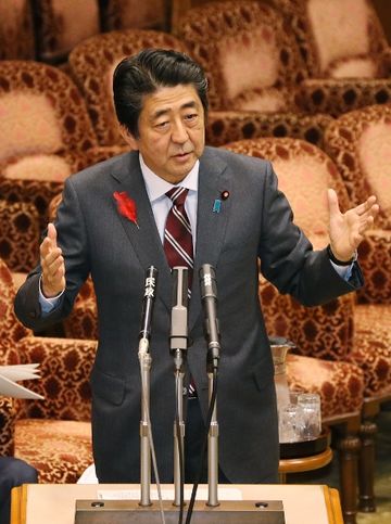 安倍总理出席了参议院预算委员会。