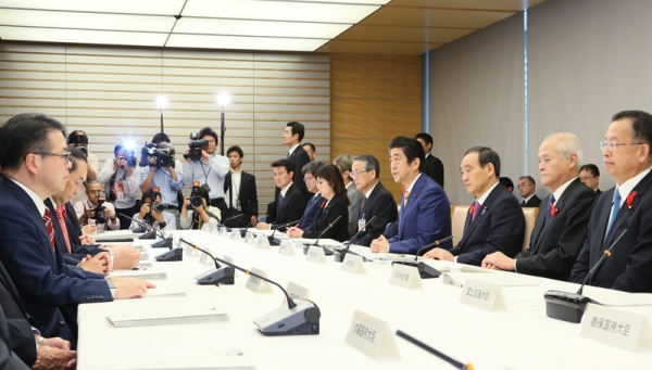 安倍总理在总理大臣官邸召开了第7次原子能防灾会议。