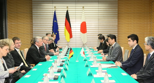 安倍总理在总理大臣官邸与德意志联邦共和国总统约阿希姆·高克举行了首脑会谈等。