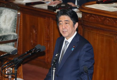 安倍总理出席了众议院全体会议。