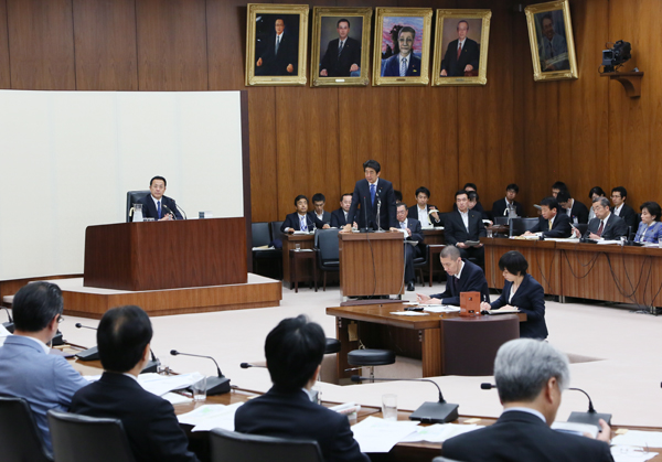 安倍总理出席了众议院经济产业委员会。