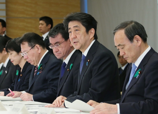 安倍总理在总理大臣官邸出席了“2016年震源在熊本县熊本地区的地震紧急灾害对策本部会议”（第3次）。