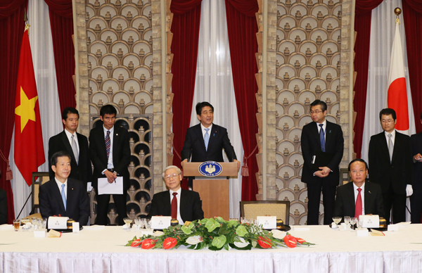 安倍总理在总理大臣官邸举行了日本・越南首脑会谈等。