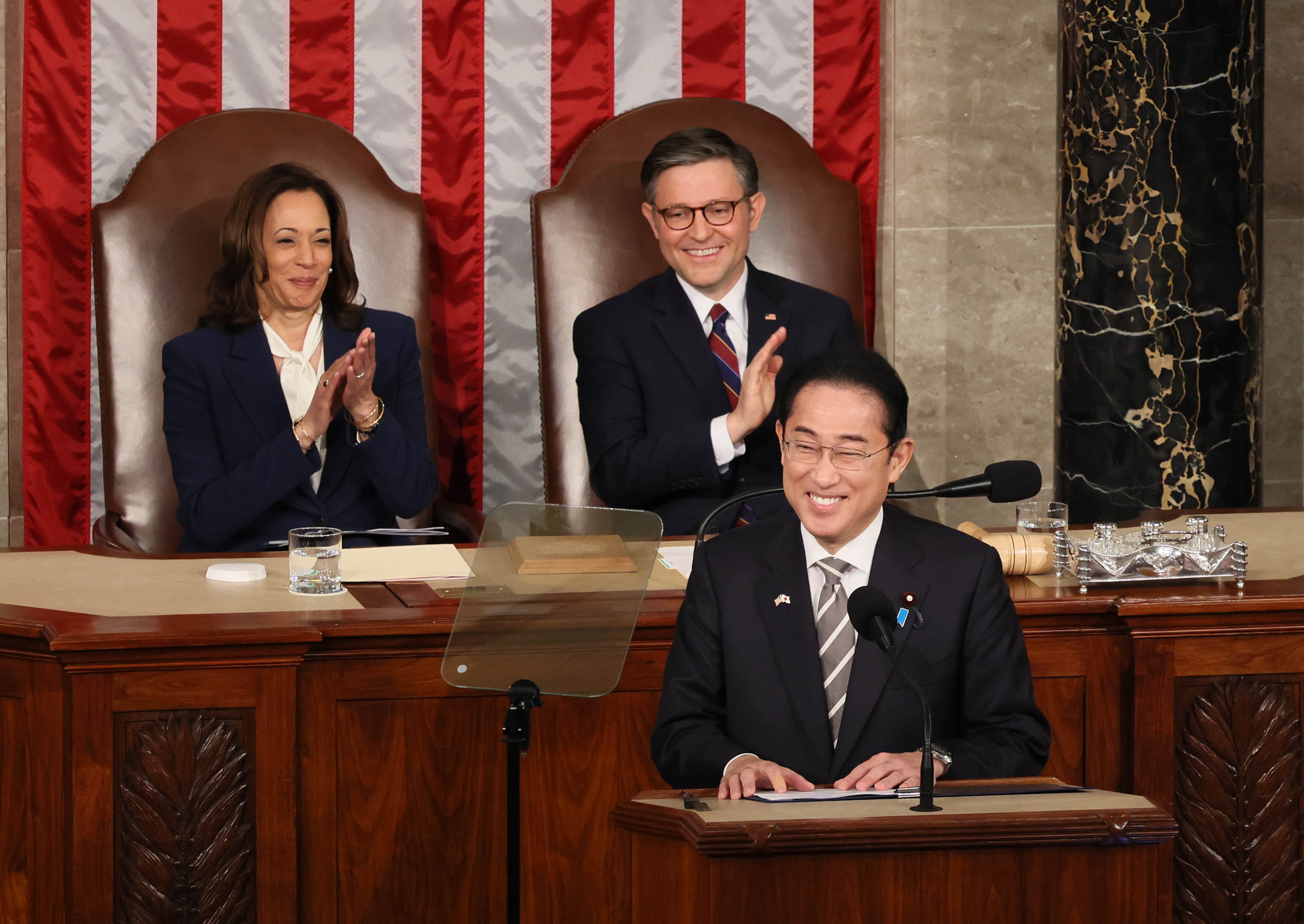岸田首相在国会参众两院联席会议演讲