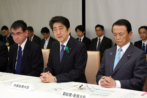 安倍总理在总理大臣官邸出席了“2016年震源在熊本县熊本地区的地震紧急灾害对策本部会议”（第8次）。