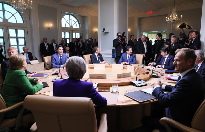 安倍总理参加工作会议2