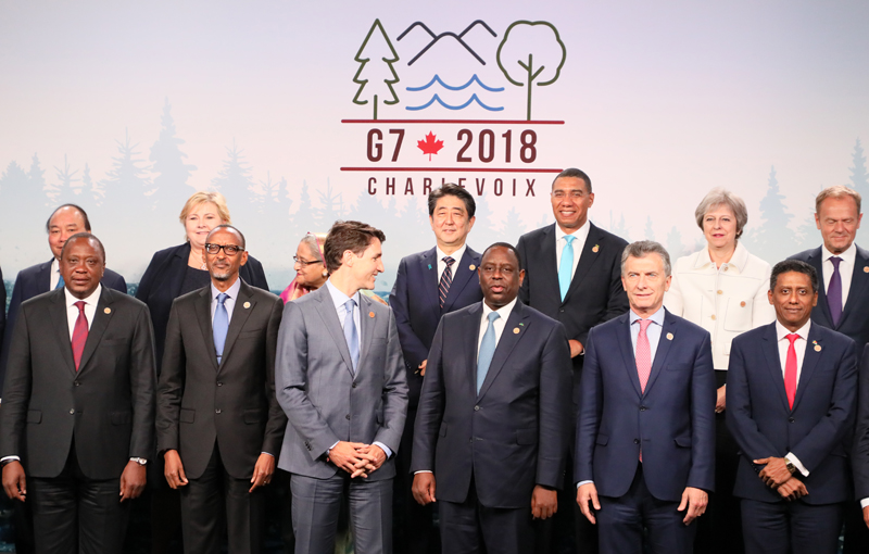 七国集团（G7）以及与扩大会议受邀国首脑的集体合影留念1