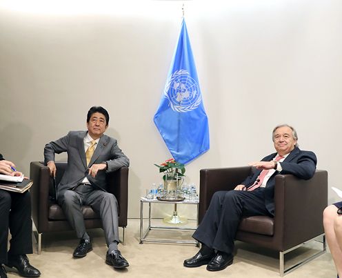 与联合国秘书长会谈2（公关摄影）