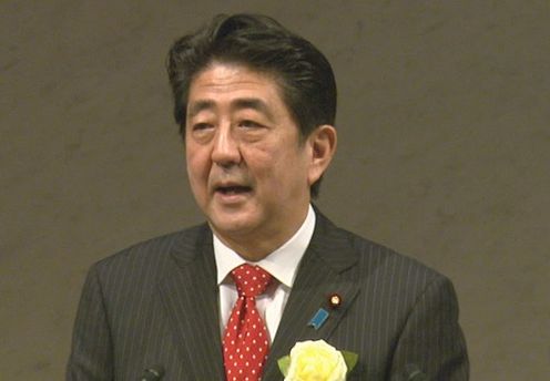 安倍总理出席了在东京都内举办的日本经济团体联合会审议员会。