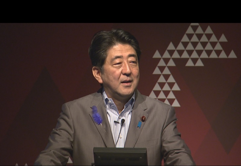 2015年7月9日，安倍总理出席了在东京都内举行的“2015年日本峰会”，并发表了基调演讲。