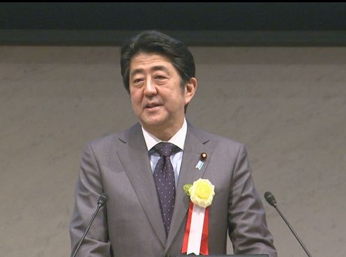 安倍总理出席了在东京都内举行的日本经济团体联合会审议员会。