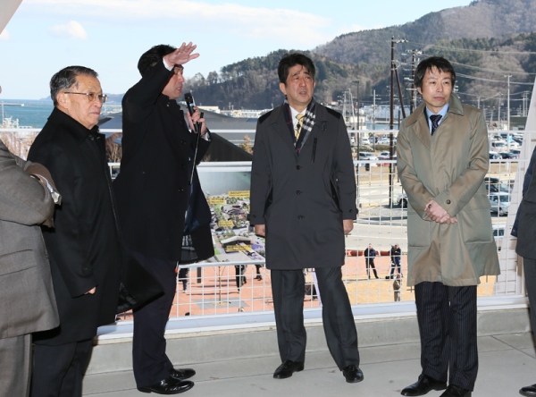 安倍总理访问了宫城县。