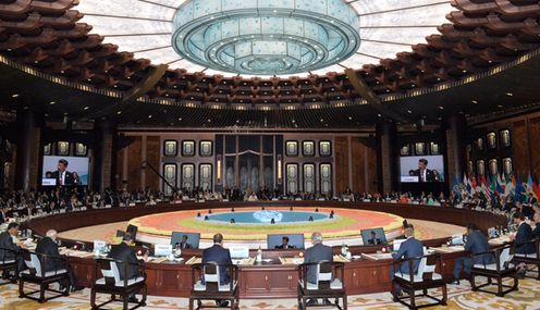 安倍总理为了出席G20（关于金融市场・世界经济的首脑会议）访问了中华人民共和国的杭州。