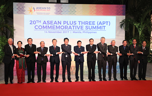 出席ASEAN相关首脑会议等 -第3天-