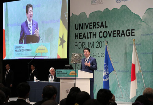 安倍总理出席了在东京都内举行的全民健康覆盖(UHC)论坛2017等。