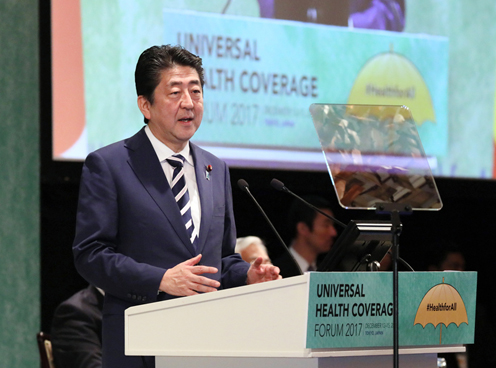 安倍总理出席了在东京都内举行的全民健康覆盖(UHC)论坛2017等。