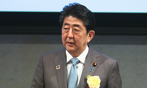 安倍总理出席了在东京都内举行的日本经济团体联合会审议员会。
