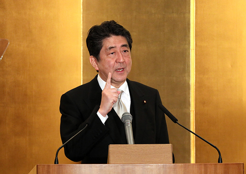 安倍总理在伊势神宫举行了新年记者招待会。