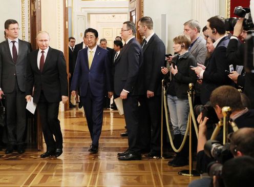 安倍总理访问了俄罗斯联邦的莫斯科。