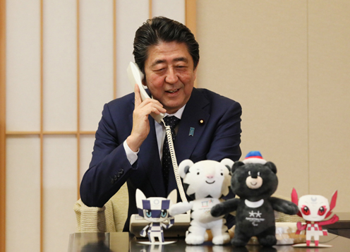安倍总理致电祝贺村冈桃佳选手在平昌冬季残奥会勇夺金牌。
