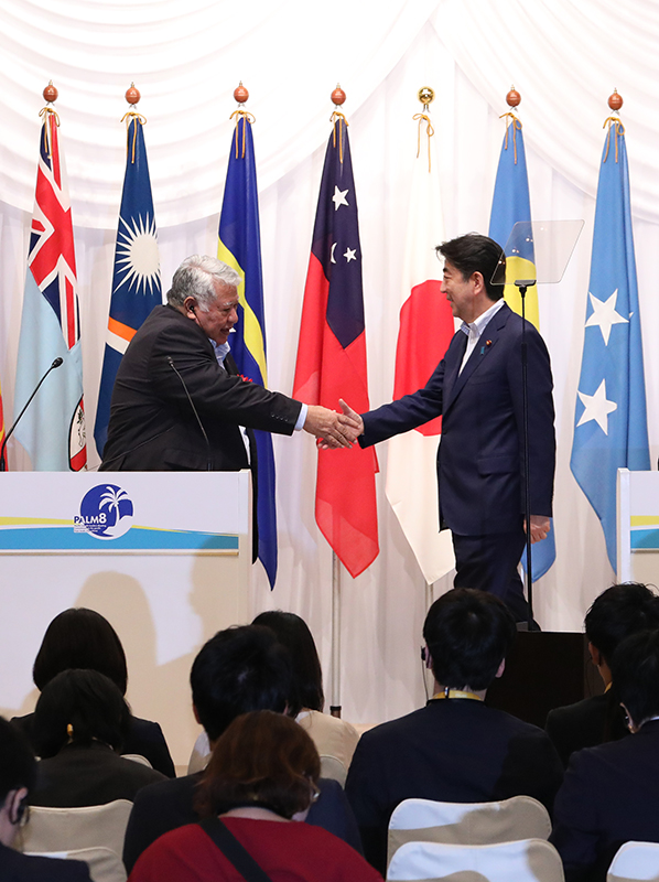 安倍总理继续出席了第8届太平洋岛国峰会（PALM8）。