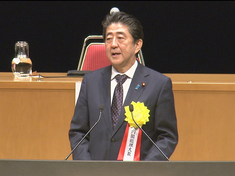 安倍总理出席了在东京都内举行的第94次全国市议会议长会定期总会。