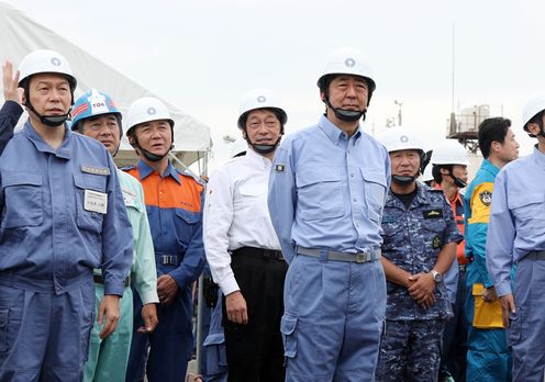 在以安倍总理为首的全体阁僚参与之下，举行了2018年度综合防灾训练。