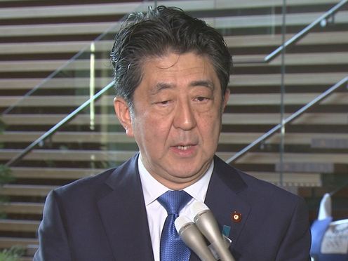 安倍总理在总理大臣官邸举行了关于震源位于北海道胆振地区中东部的地震的记者会。