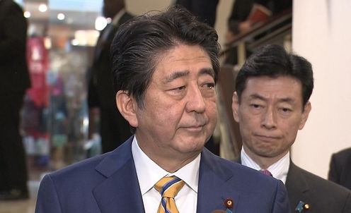 安倍总理举行了关于在美利坚合众国纽约市与美国总统唐纳德·特朗普的晚餐会的记者会。