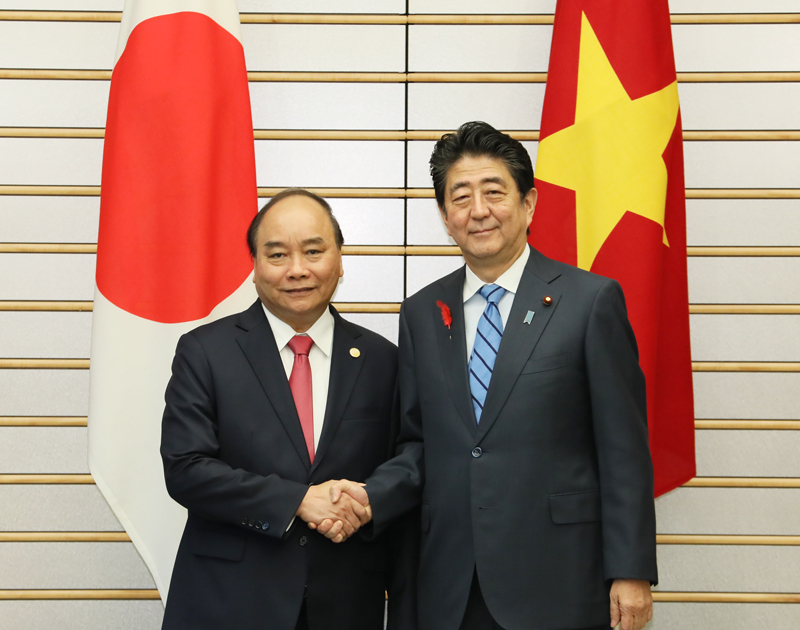 安倍总理在总理大臣官邸与越南社会主义共和国总理阮春福举行了首脑会谈等。
